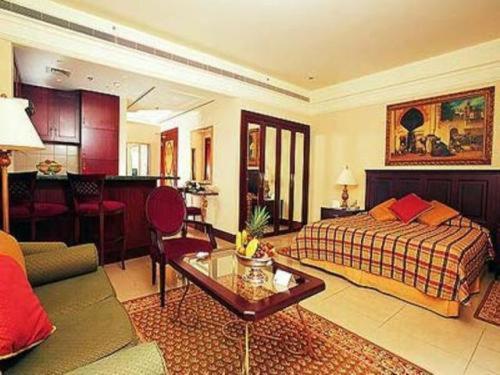 Al Sondos Suites By Le Meridien Дубай Стая снимка